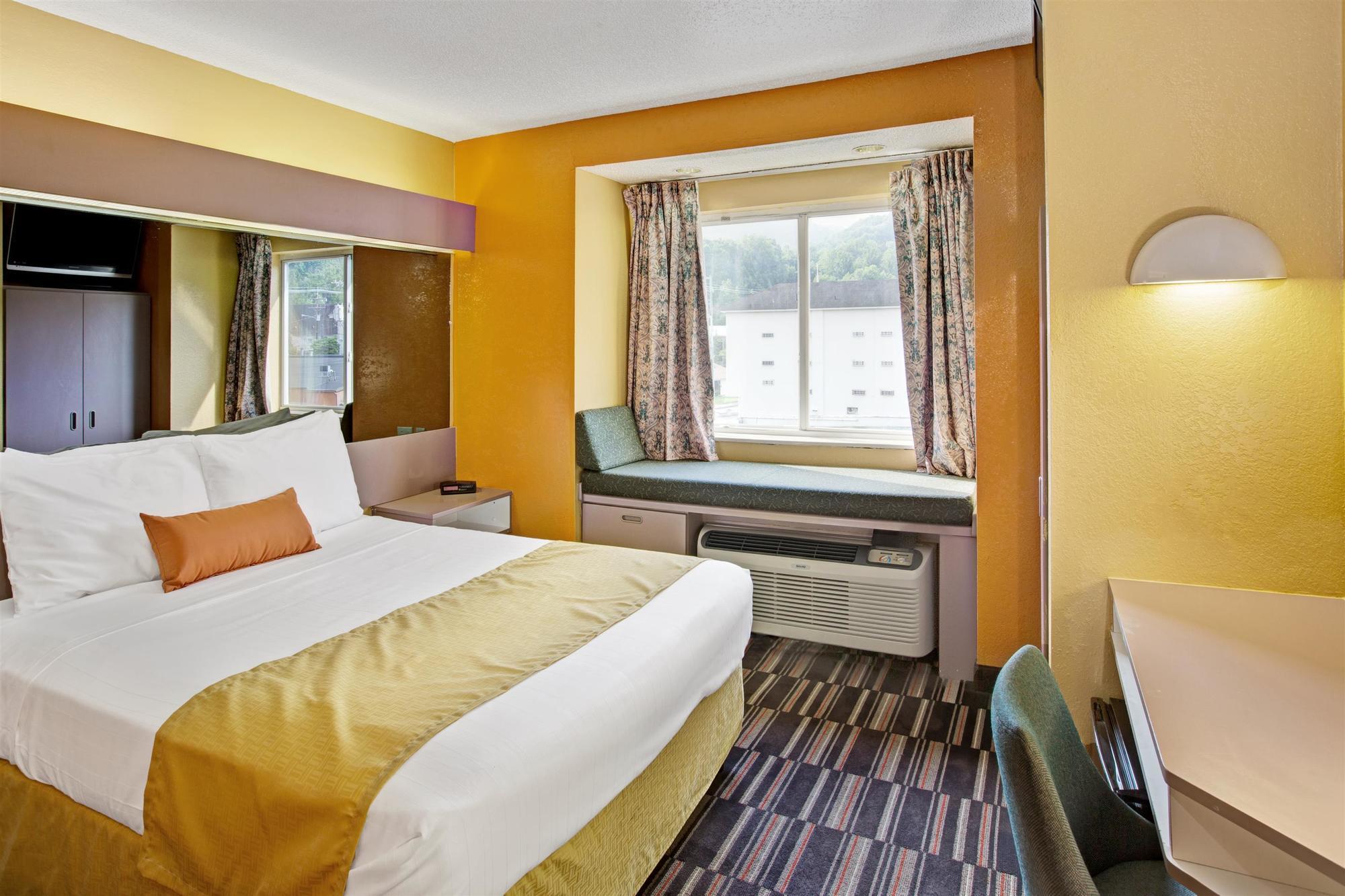 Microtel & By Wyndham Hotel Gatlinburg