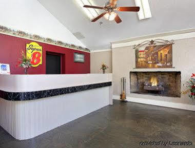 Hotel Super 8 By Wyndham Downtown At Convention Center