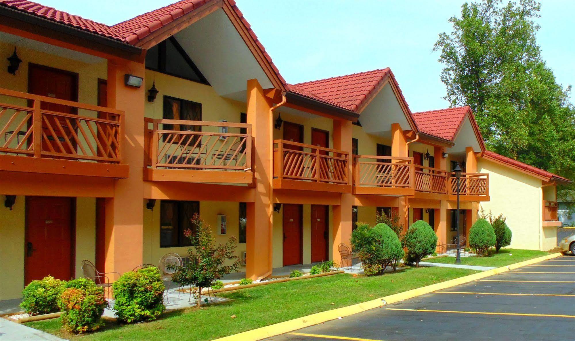 Super 8 By Wyndham Downtown At Convention Center Hotel Gatlinburg