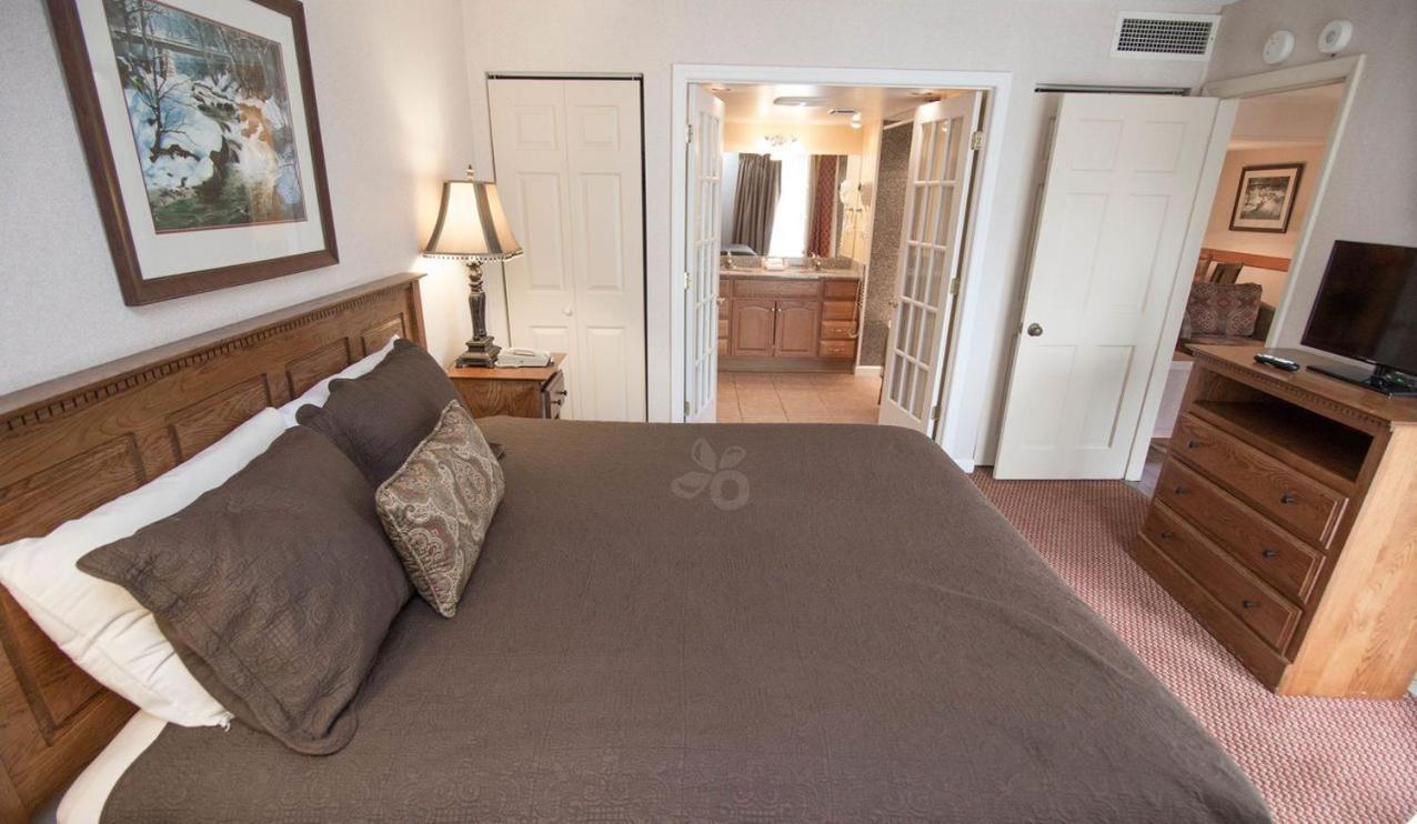 Heart Of Gatlinburg, Sleep 6-8 Apartment
