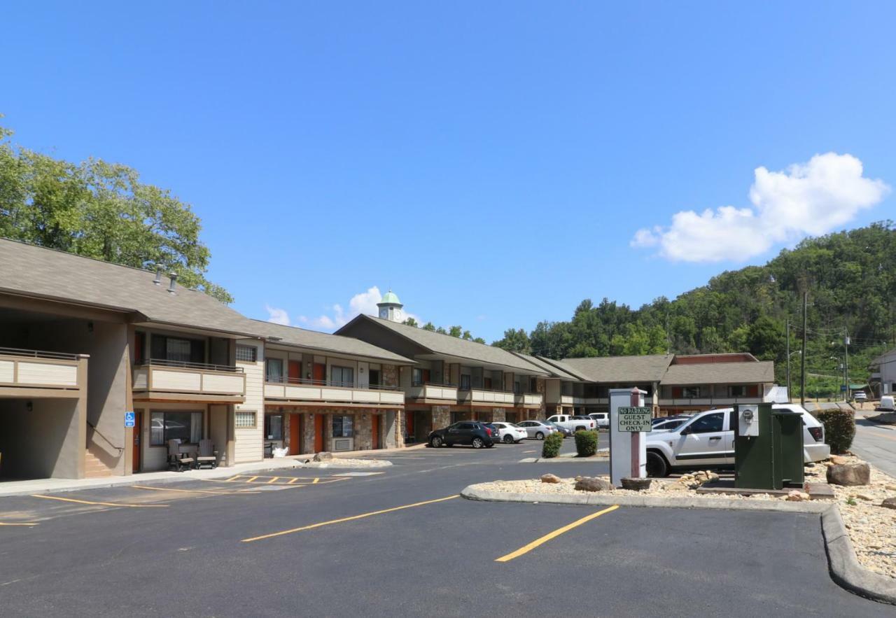 Hotel Howard Johnson By Wyndham Downtown 2*
