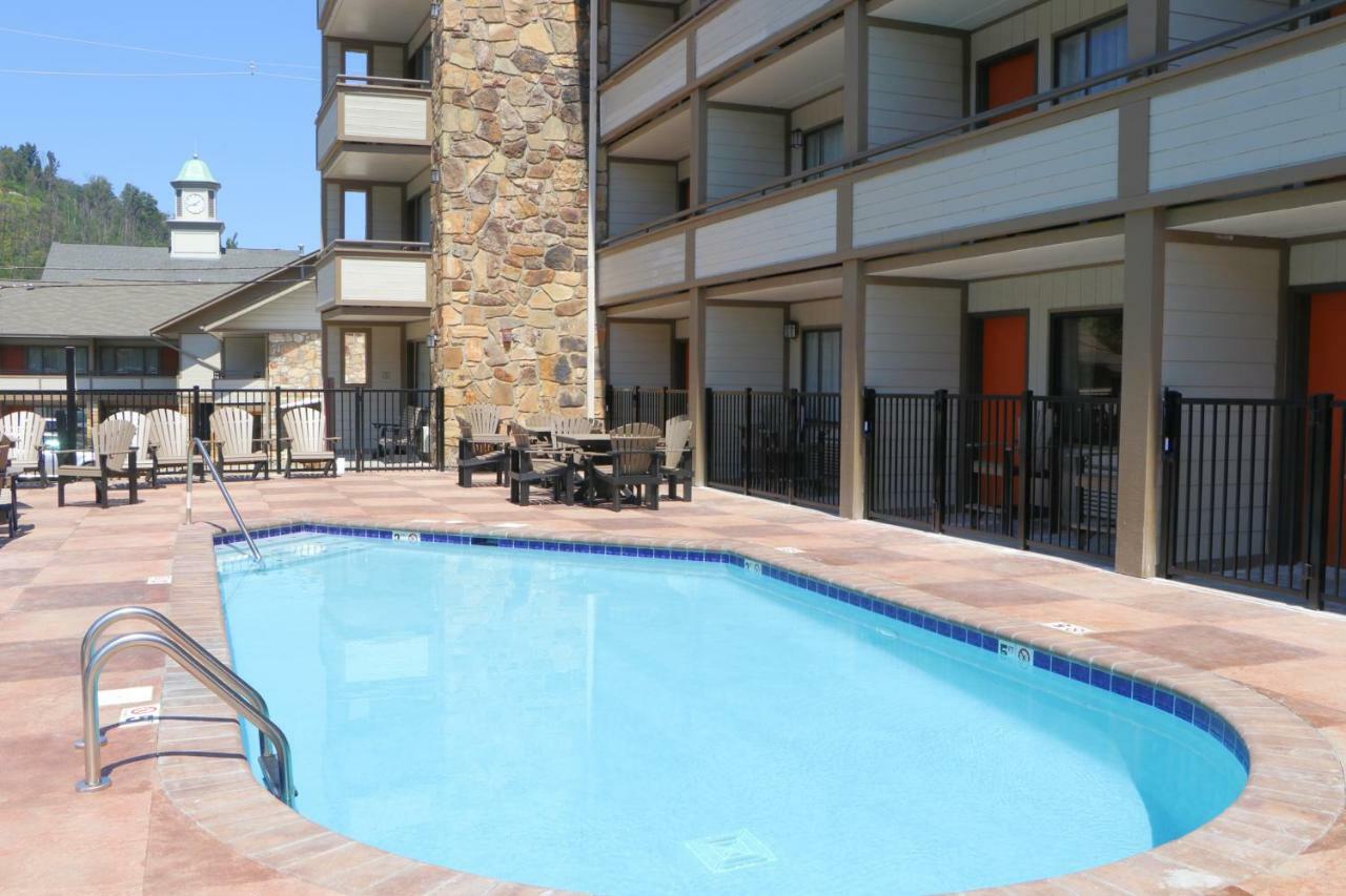 Howard Johnson By Wyndham Downtown Hotel Gatlinburg