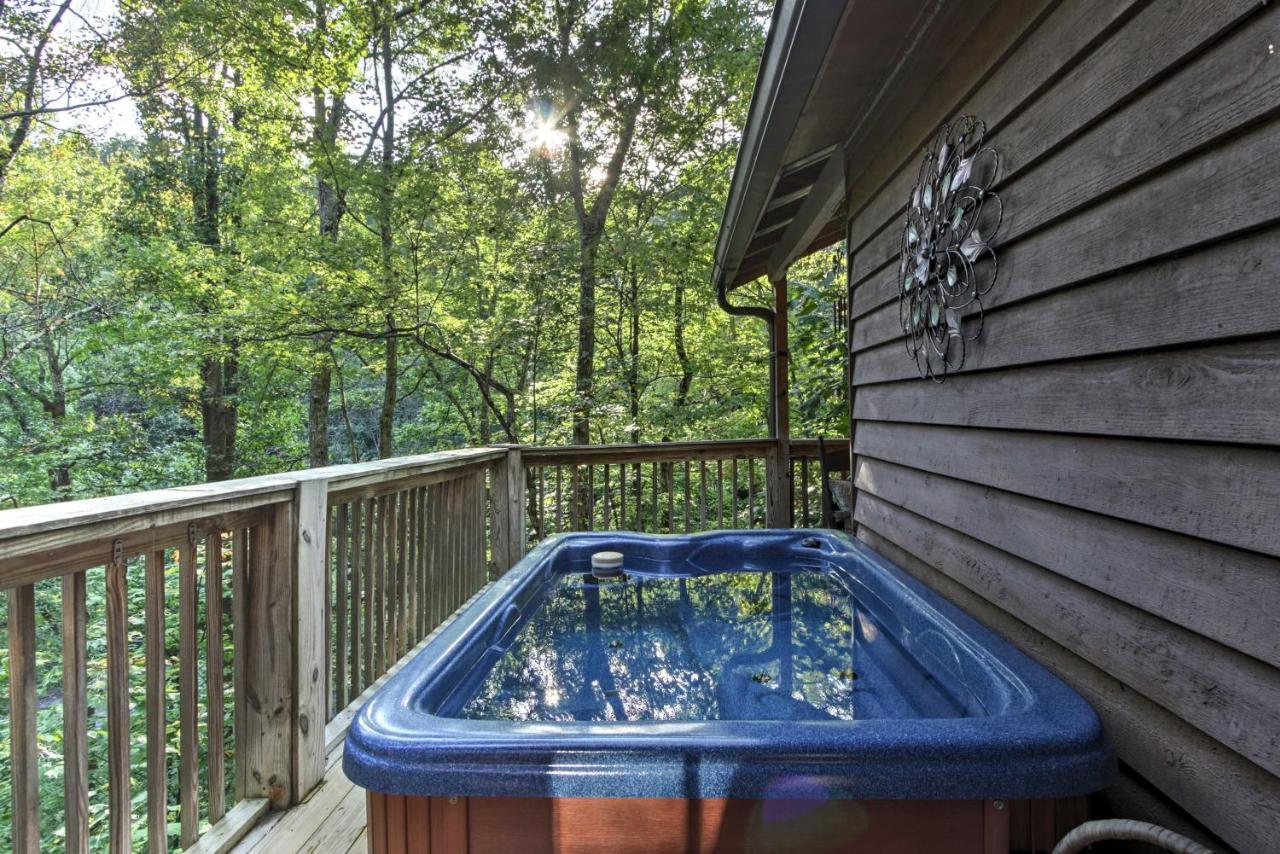 With Hot Tub About 4 Mi To Town! Holiday home *