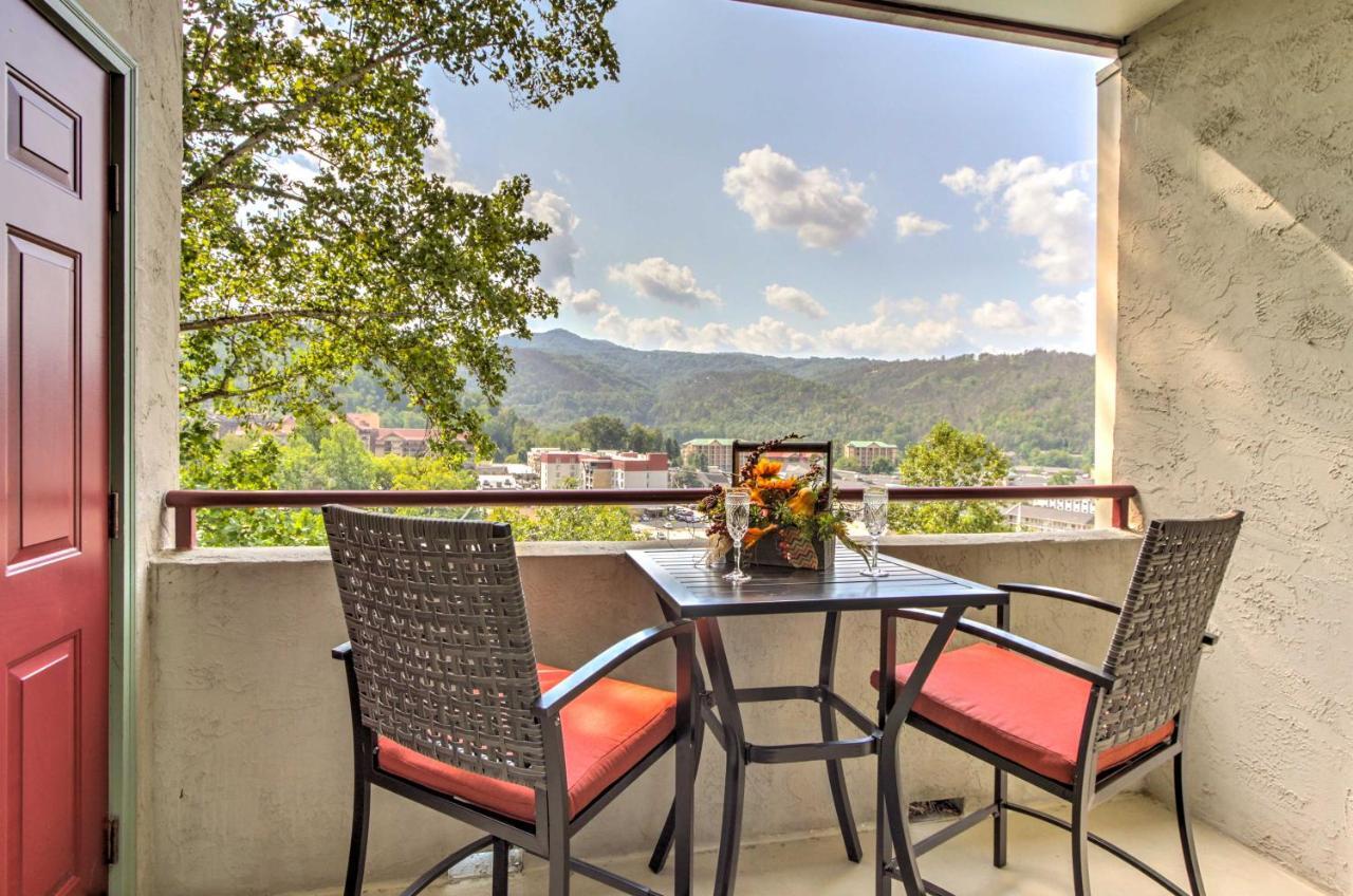 Mountain Penthouse With Private Terrace! Apartment Gatlinburg
