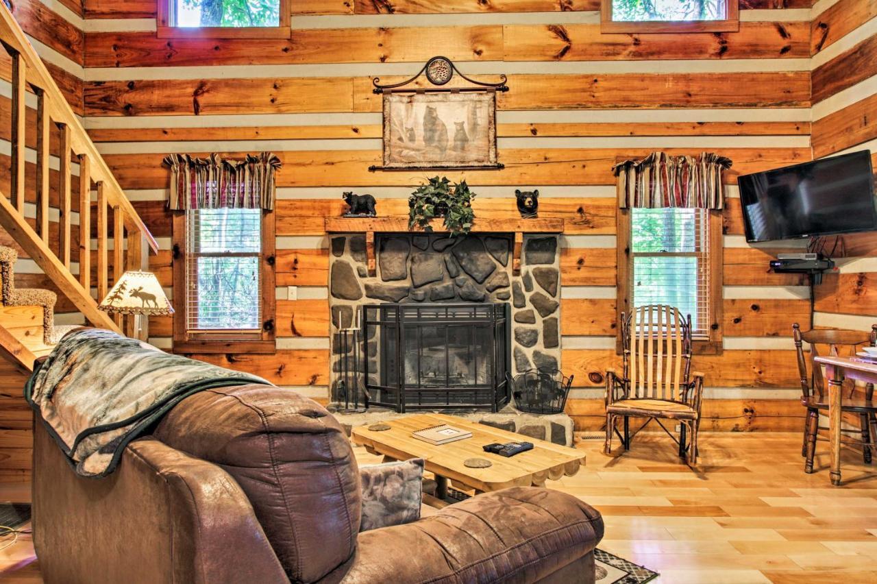 Holiday home Secluded Forest Cabin, 4 Mi To Downtown