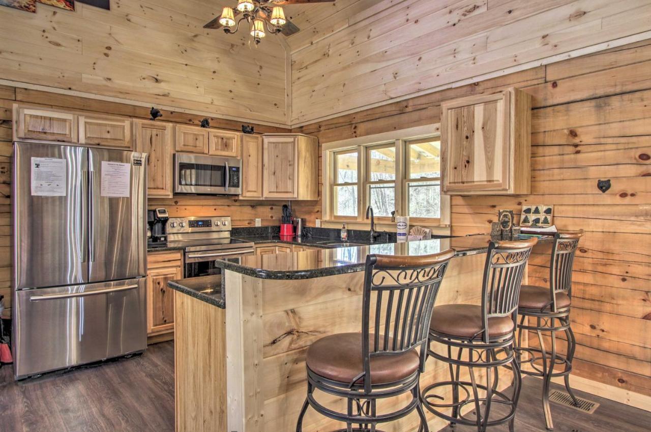 The Phoenix With Hot Tub In Gatlinburg! Holiday home *