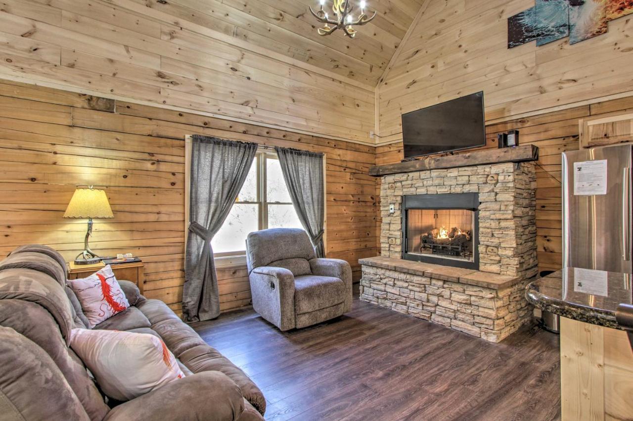 The Phoenix With Hot Tub In Gatlinburg! Holiday home