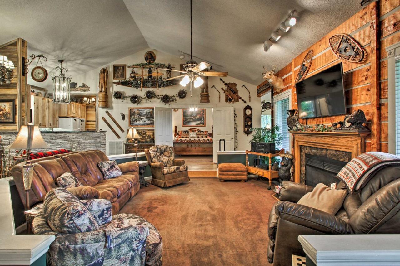 Eclectic With Hot Tub 1 Mi To Ober Holiday home