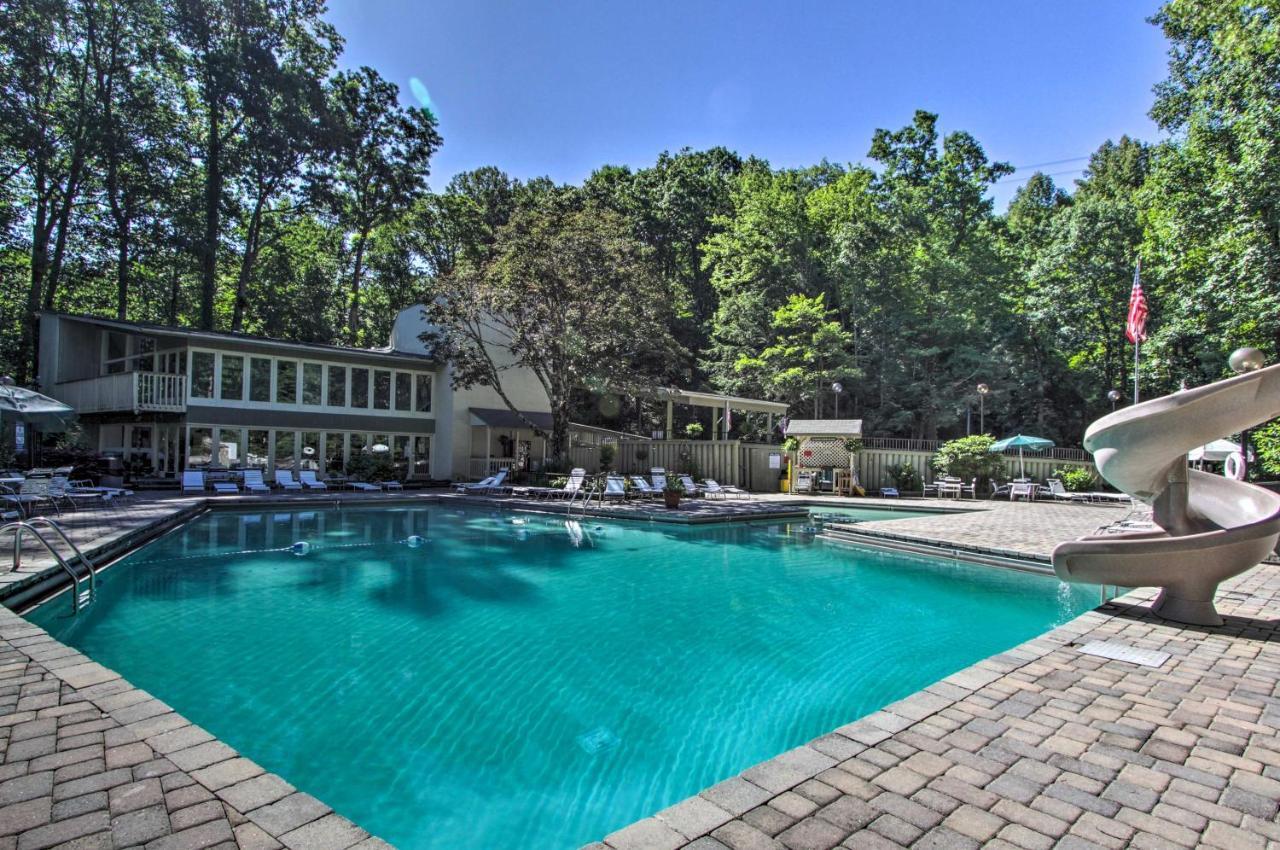 Eclectic With Hot Tub 1 Mi To Ober Holiday home