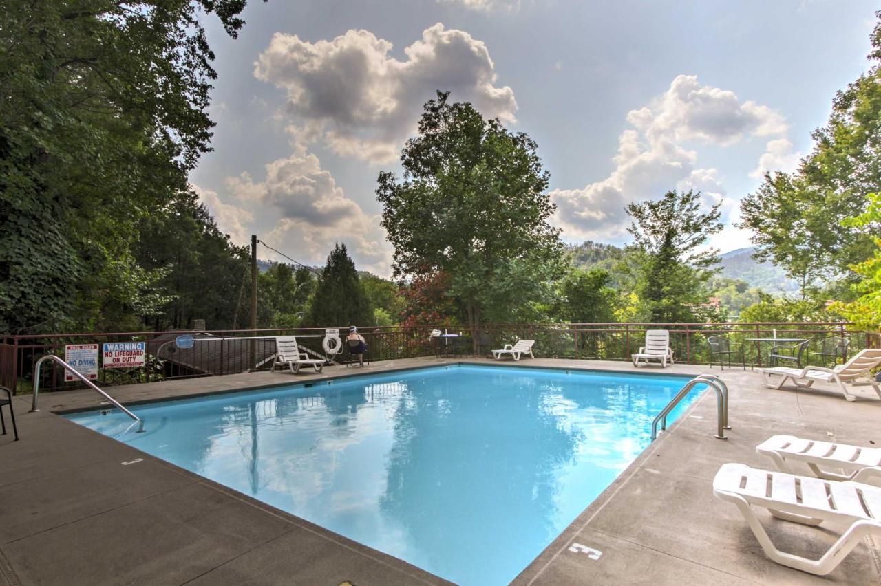Mountain Penthouse With Private Terrace! Gatlinburg