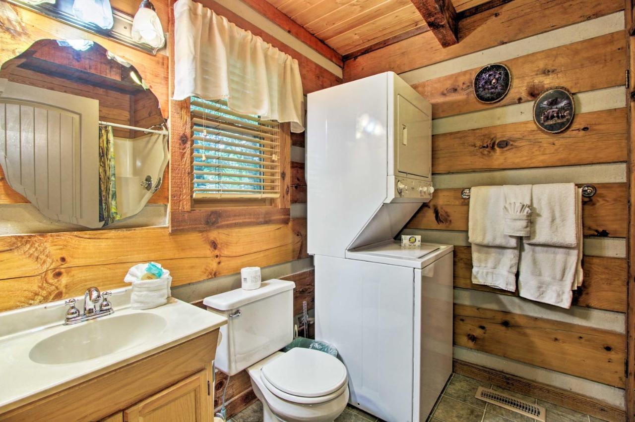 Secluded Forest Cabin, 4 Mi To Downtown