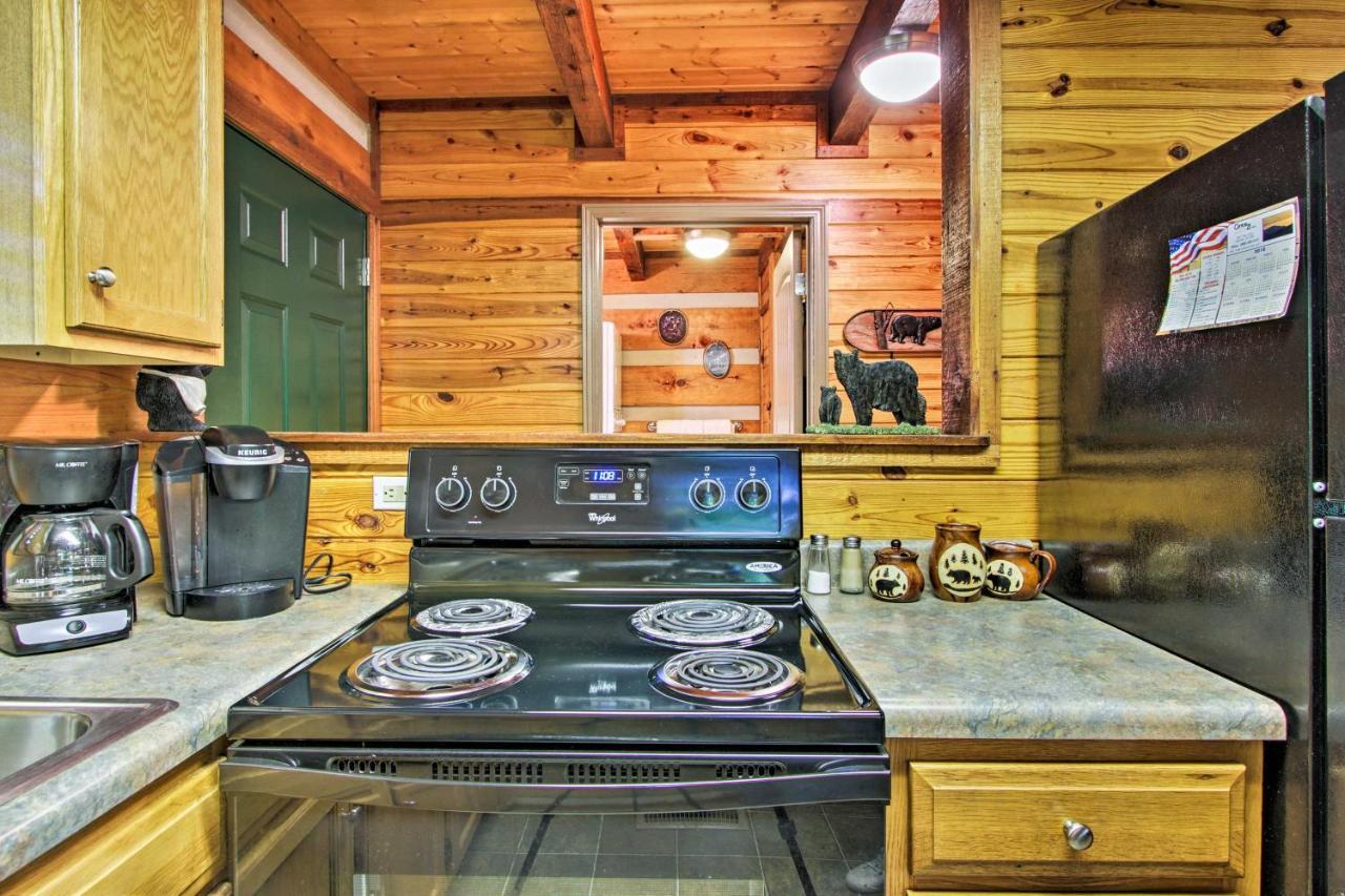 Secluded Forest Cabin, 4 Mi To Downtown * Gatlinburg