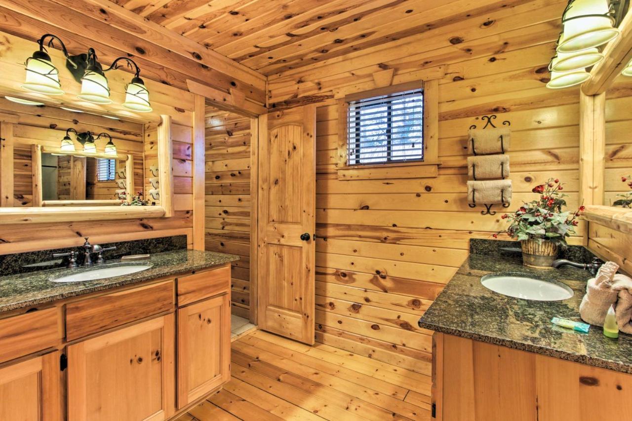 With Pool By National Park! Holiday home Gatlinburg