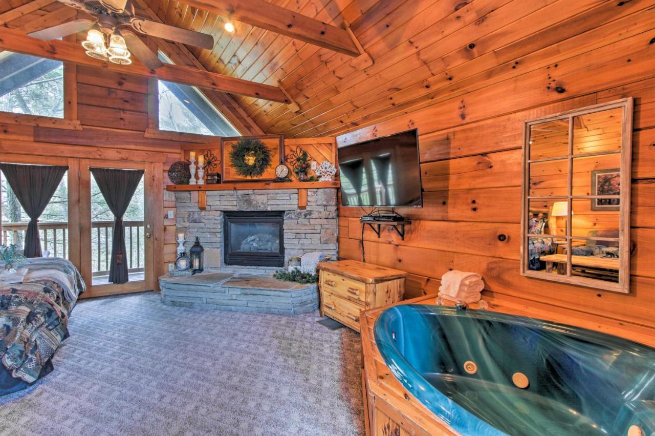 Two Hearts Cabin With Hot Tub, Amenities Gatlinburg