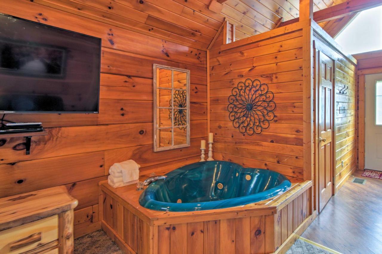 Two Hearts Cabin With Hot Tub, Amenities * Gatlinburg