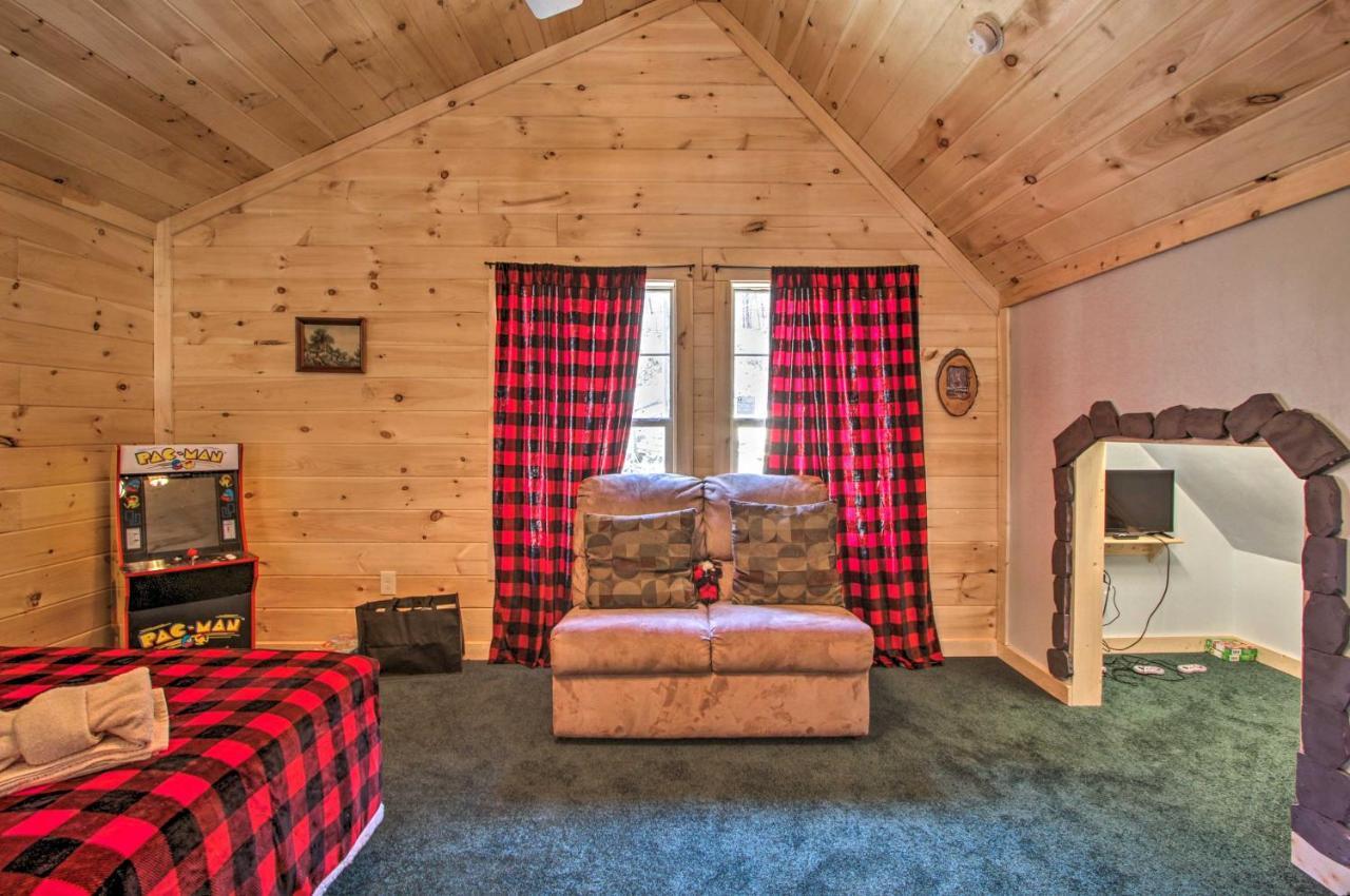 Holiday home The Phoenix With Hot Tub In Gatlinburg! *
