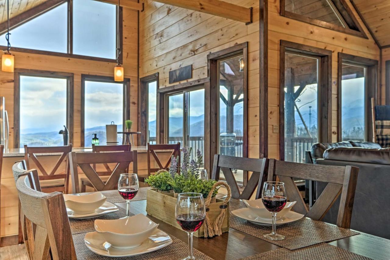 Holiday home Lightning Bug Lookout Luxury Cabin!