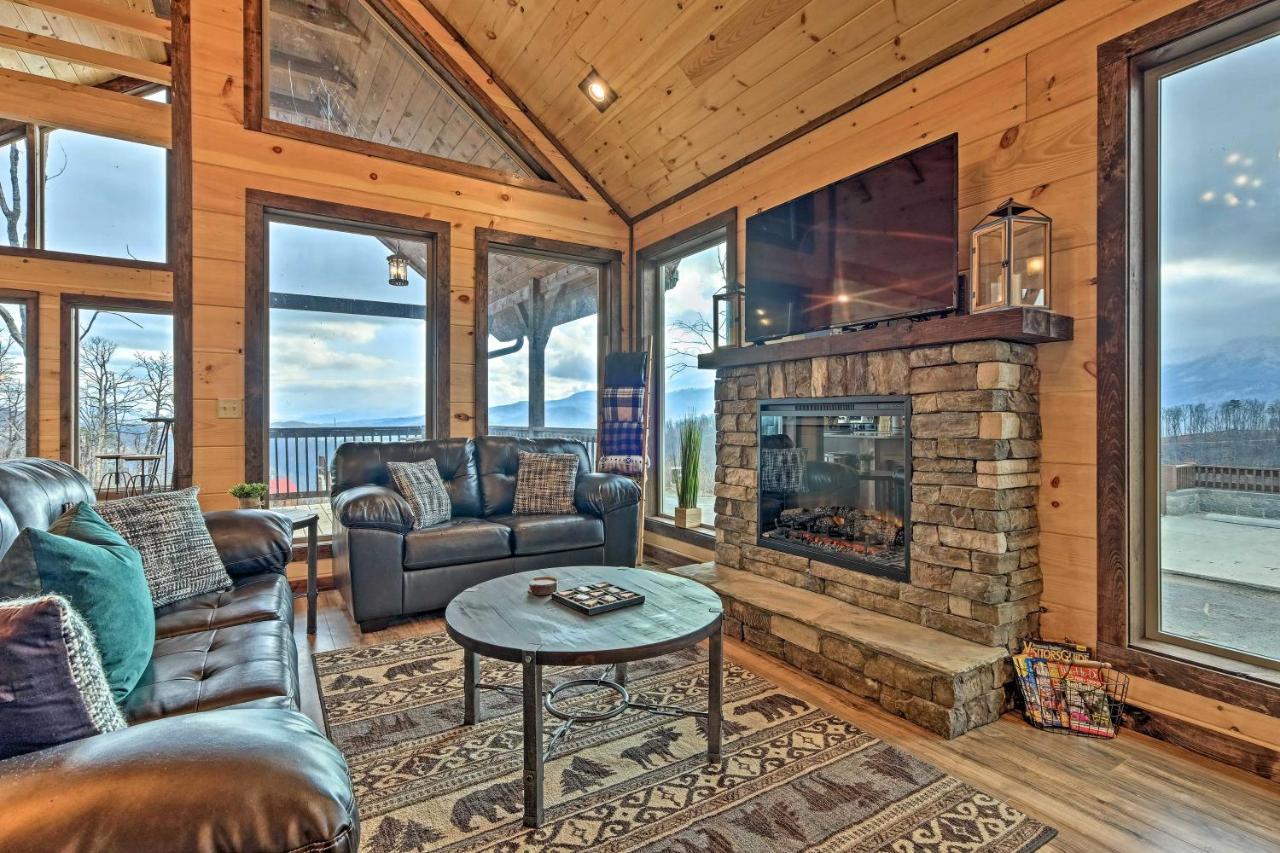 Lightning Bug Lookout Luxury Cabin! * Gatlinburg