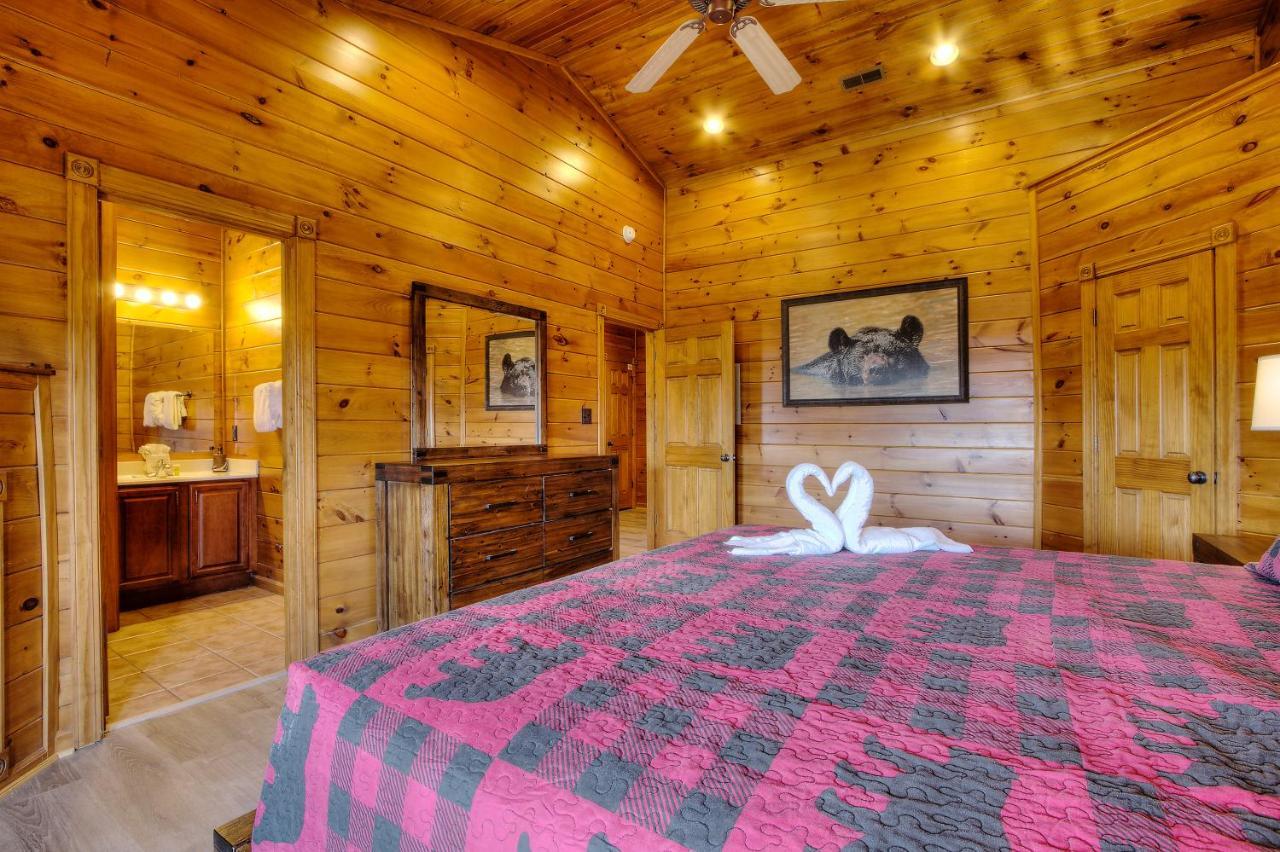 Smoky Mountain Views * Gatlinburg