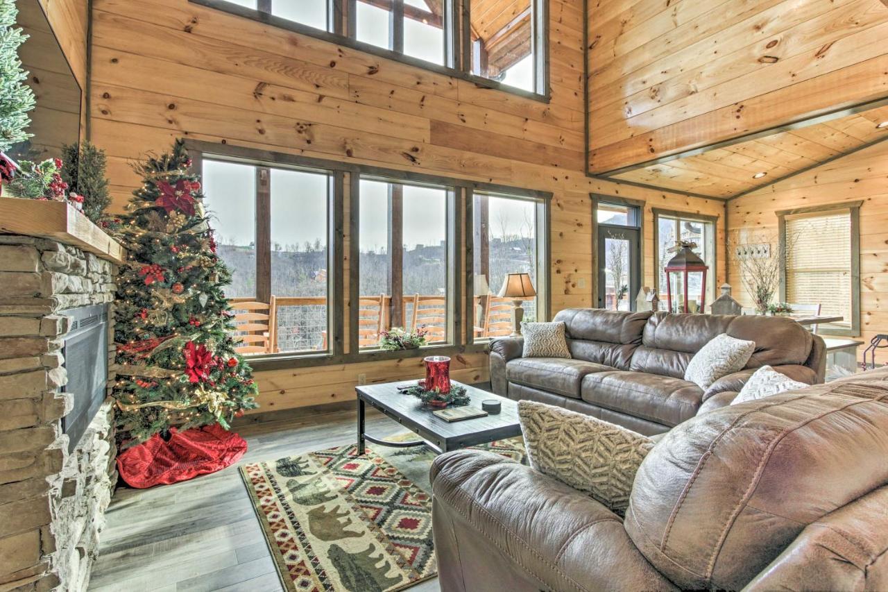 Smoky Mountain Hideaway With Hot Tub, Deck And Views! Holiday home *