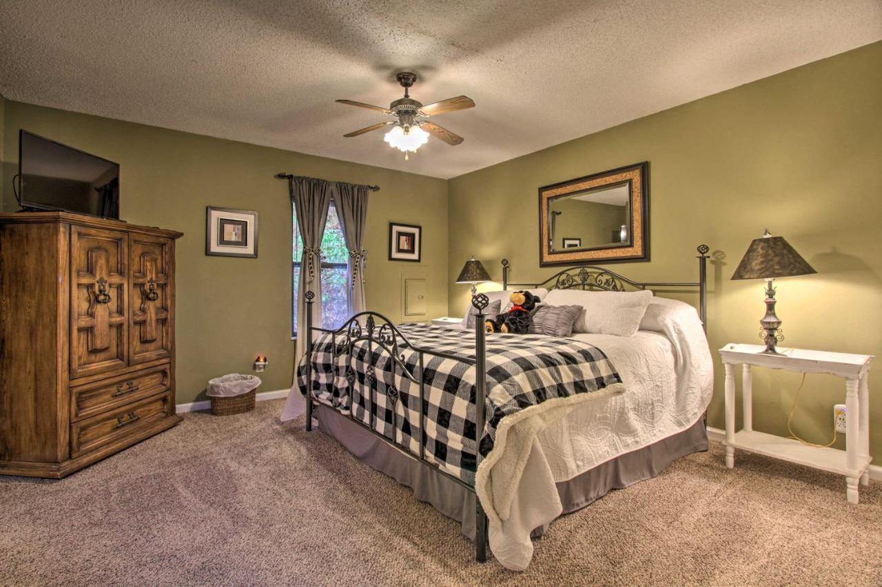 Cozy Hideaway With Hot Tub And Air Hockey Holiday home Gatlinburg