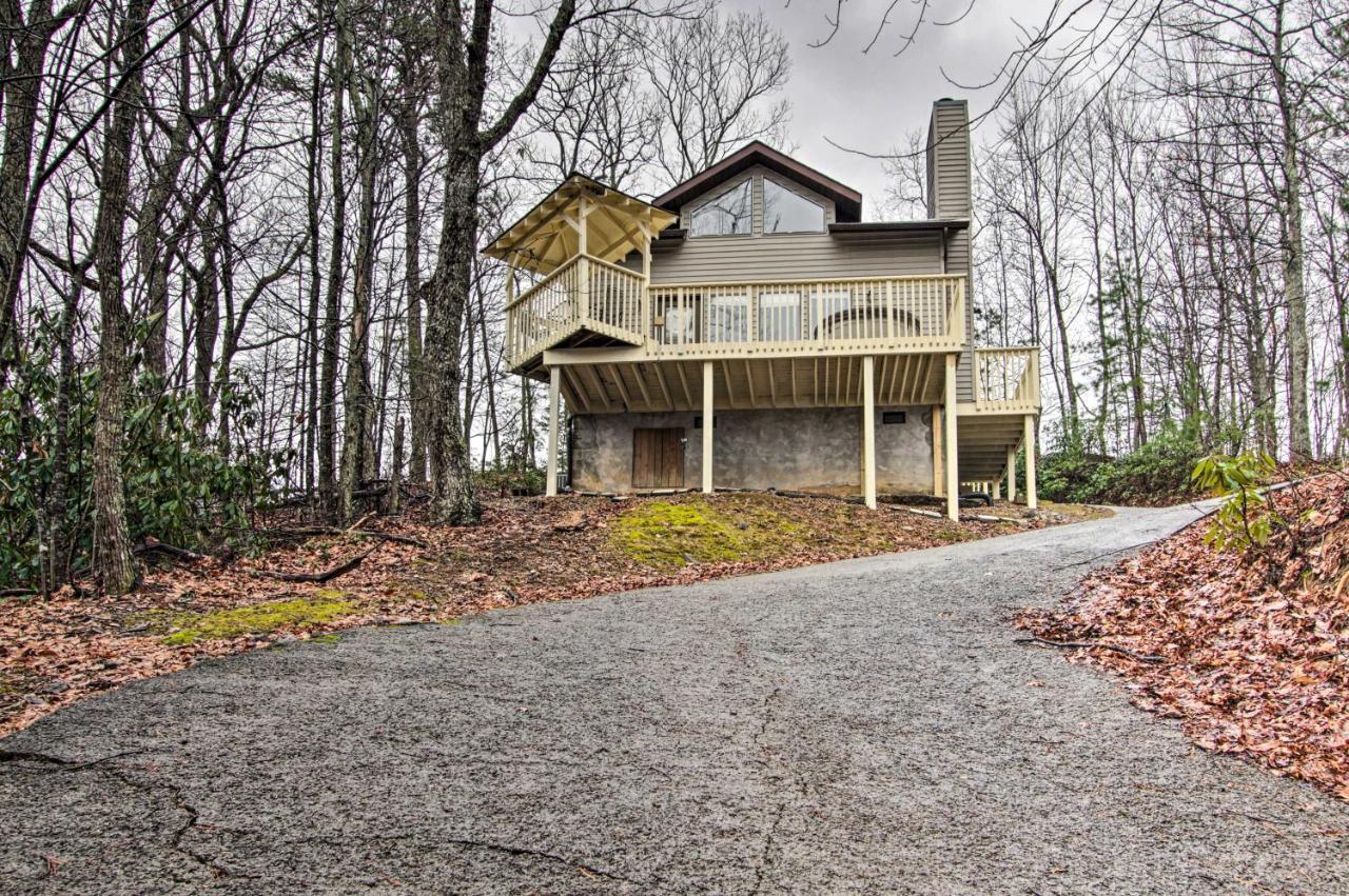 Cozy Hideaway With Hot Tub And Air Hockey Holiday home Gatlinburg