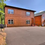 Luxury 5Bed/6Ba Cabin: Theater, Pool Room, Hottub!