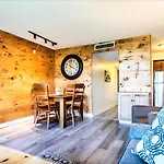 Mountain Villa Magnificent Views - 2 Pools, Fireplace & Hot Tub