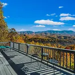 Barenberg Cabin - Secluded Unobstructed Panoramic Smoky Mountains View With Two Master Suites, Loft Game Room, And Hot Tub