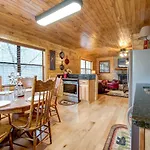 Rocky Top Lodge, 6 Bedrooms, Pool Access, Hot Tub, Mountain View, Sleeps 14