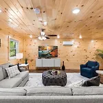 Brand New Luxury Cabin-Private Appalachian Retreat