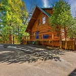 Smokiesboutiquecabins Would Love To Host You! 4 Miles To Gatlinburg Strip! Resort Pool Open May 1 Through Oct 1! Views, Shuffleboard, Hot Tub, Arcade!