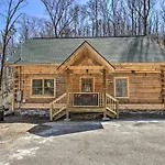 The Phoenix Cabin With Hot Tub In Gatlinburg!