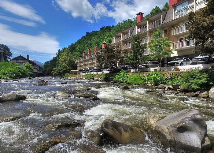 Gatlinburg River Inn