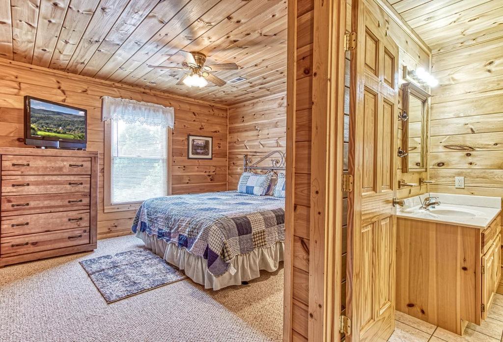 Smoky Mountain Gem Gatlinburg