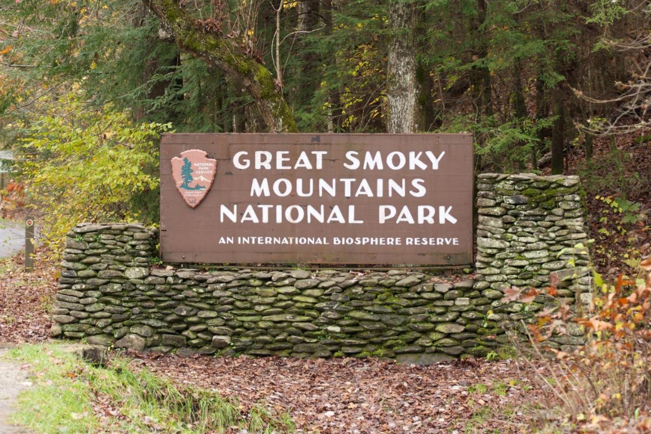 Smoky Mountain Gem * Gatlinburg