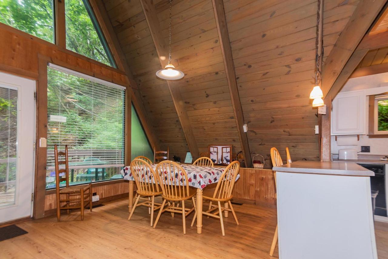 Smoky Bear Hideaway * Gatlinburg