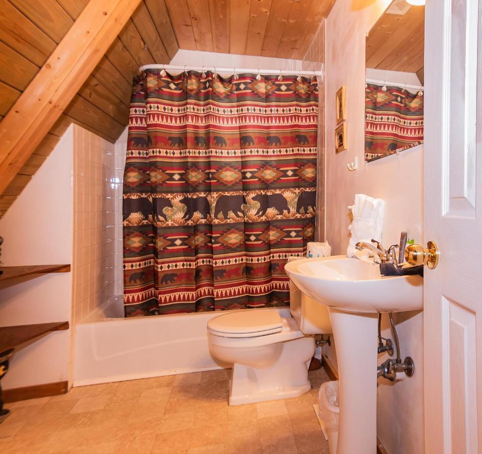 Smoky Bear Hideaway * Gatlinburg
