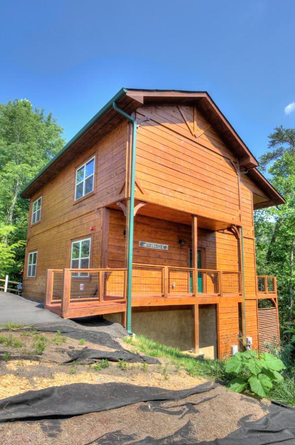 Apartment Luxury 5bed/6ba Cabin: Theater, Pool Room, Hottub! Gatlinburg