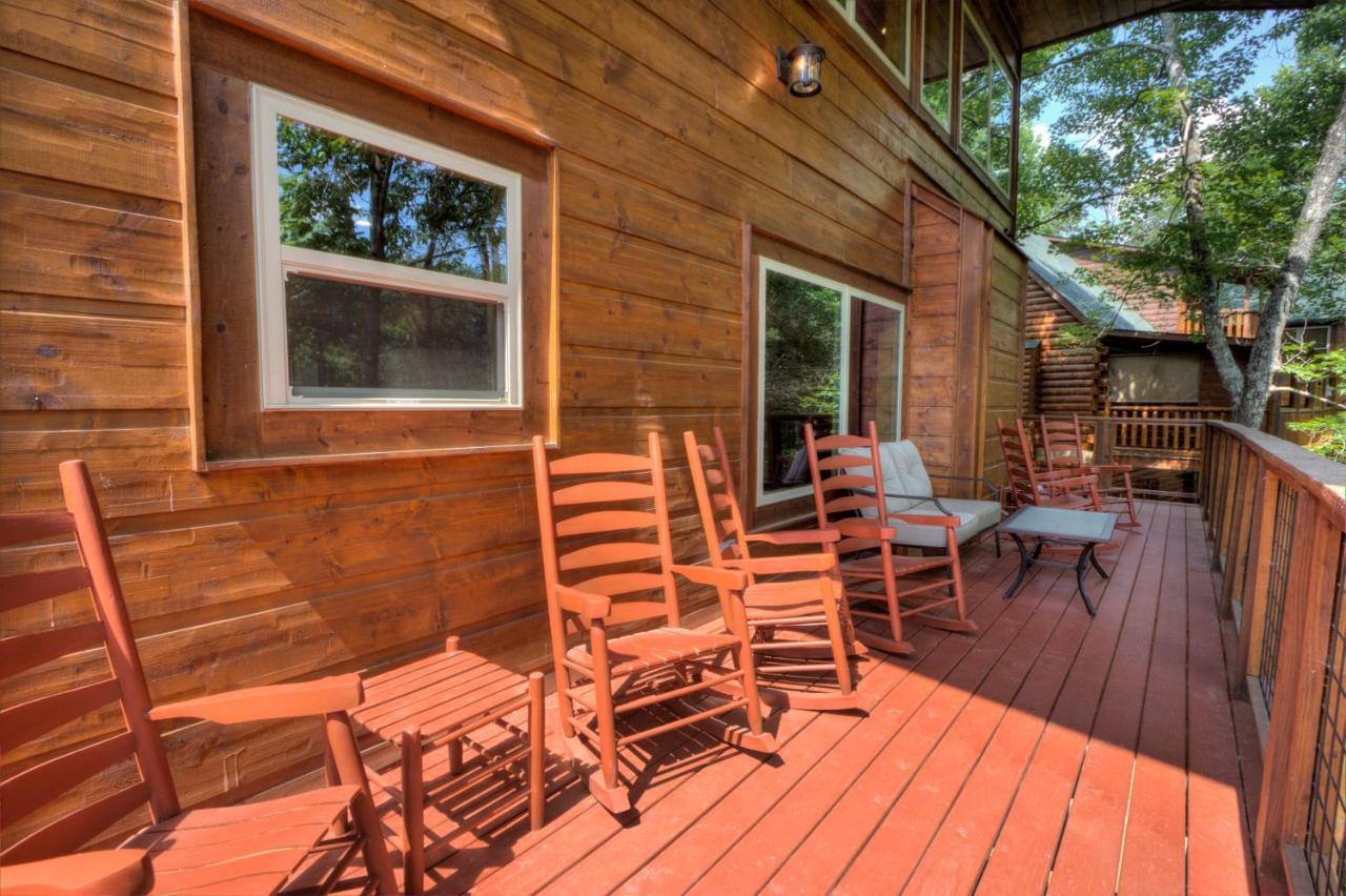 Luxury 5bed/6ba Cabin: Theater, Pool Room, Hottub! Apartment Gatlinburg