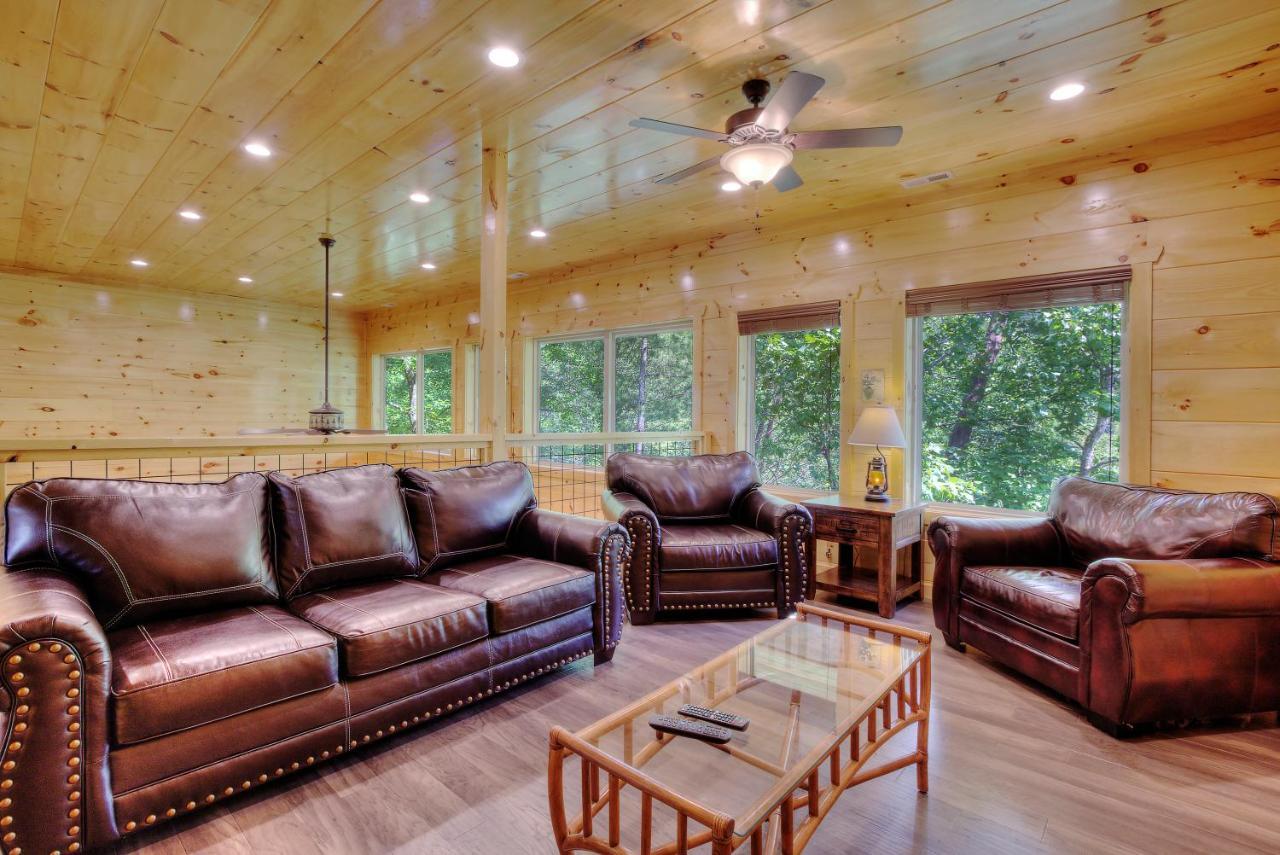 Luxury 5bed/6ba Cabin: Theater, Pool Room, Hottub! Apartment Gatlinburg