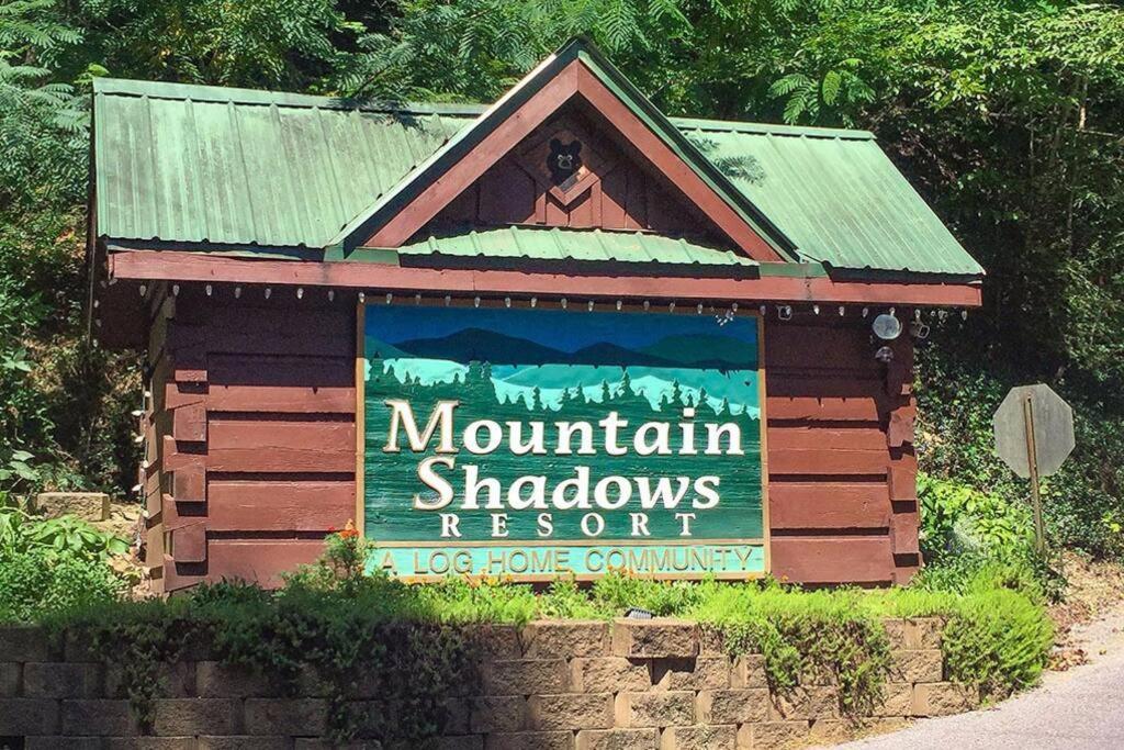 Smokies Boutique Cabins: Mountain Retreat With Amenities *
