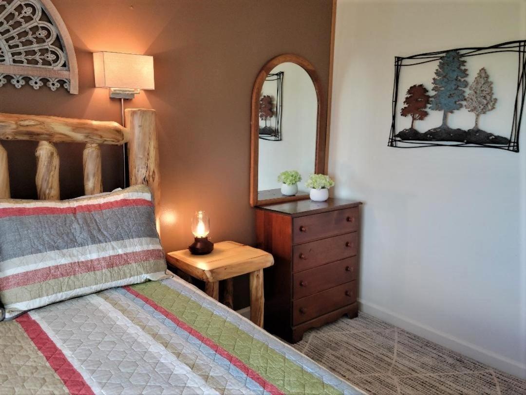 Mountain Magnificent Views - 2 Pools, Fireplace & Hot Tub