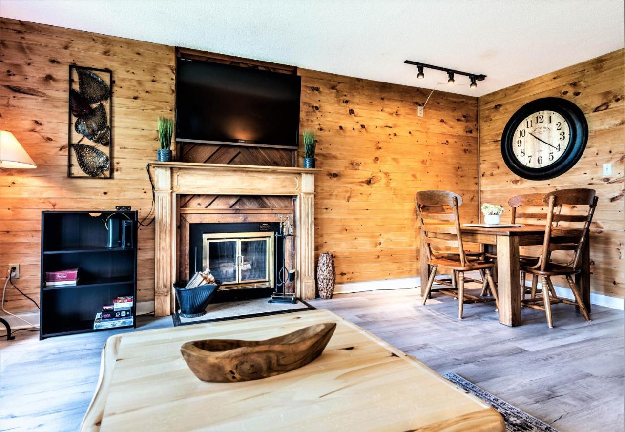 Mountain Magnificent Views - 2 Pools, Fireplace & Hot Tub Apartment