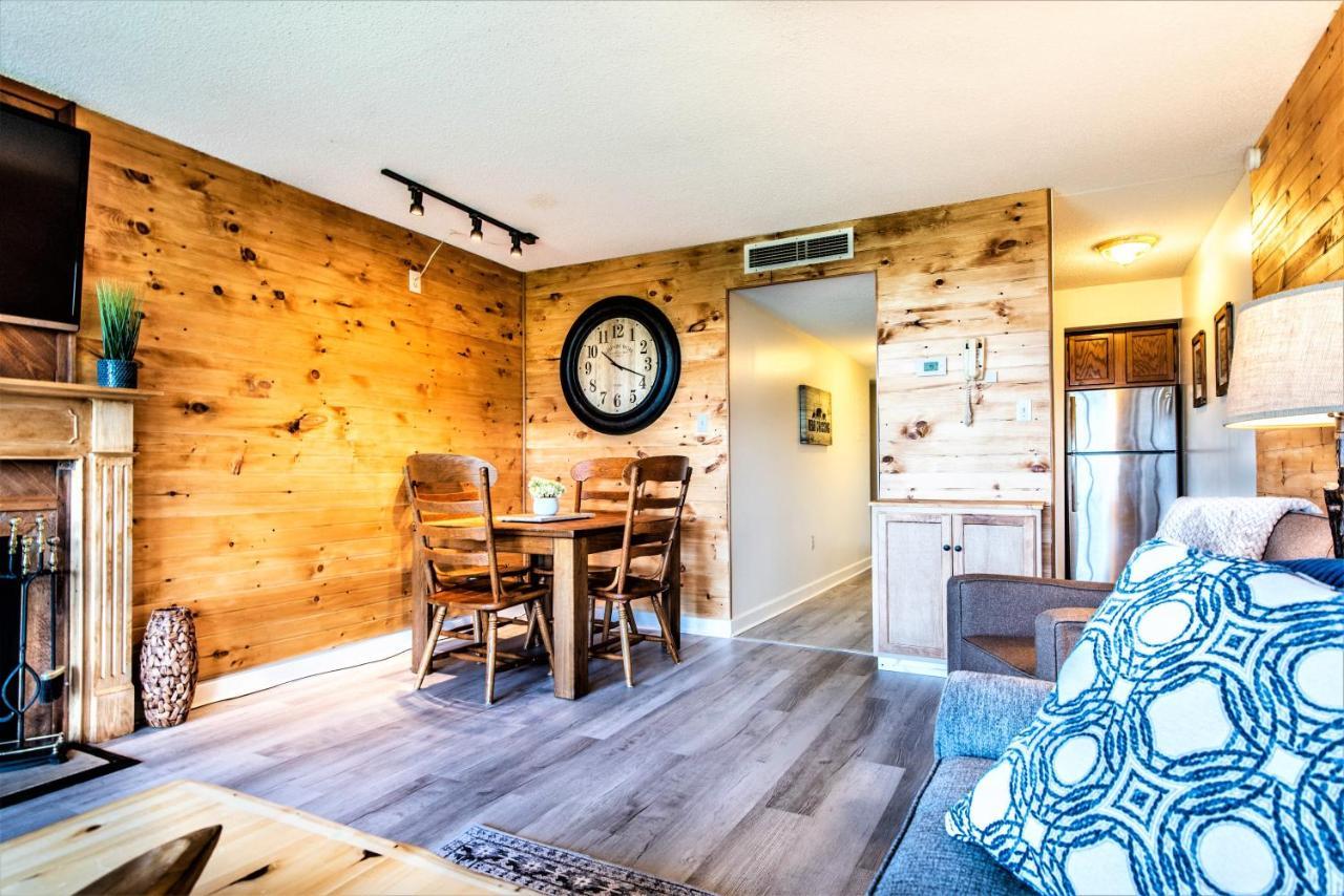 Apartment Mountain Magnificent Views - 2 Pools, Fireplace & Hot Tub *