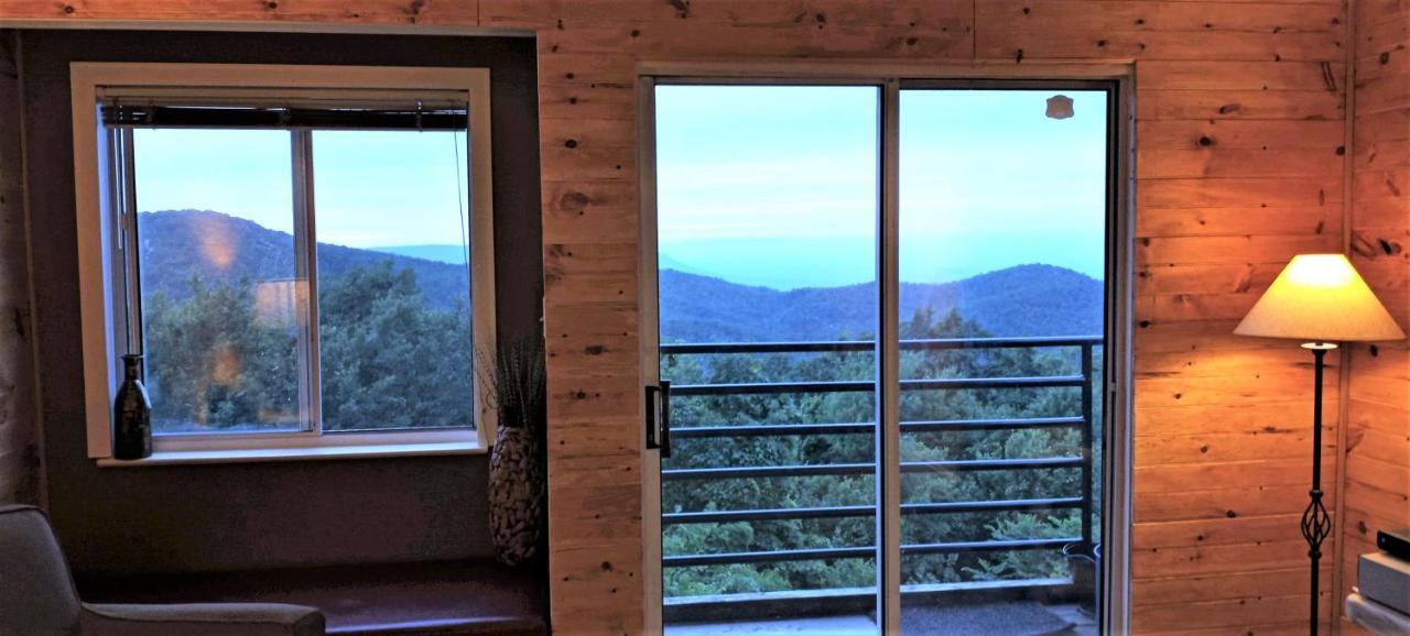 Mountain Magnificent Views - 2 Pools, Fireplace & Hot Tub * Gatlinburg