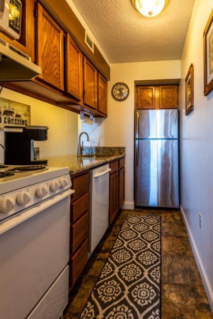 Apartment Mountain Magnificent Views - 2 Pools, Fireplace & Hot Tub *