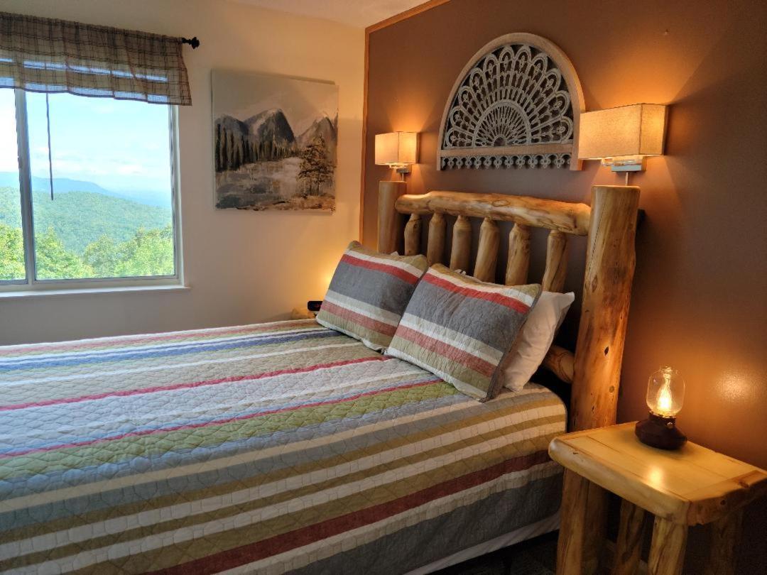 Mountain Magnificent Views - 2 Pools, Fireplace & Hot Tub