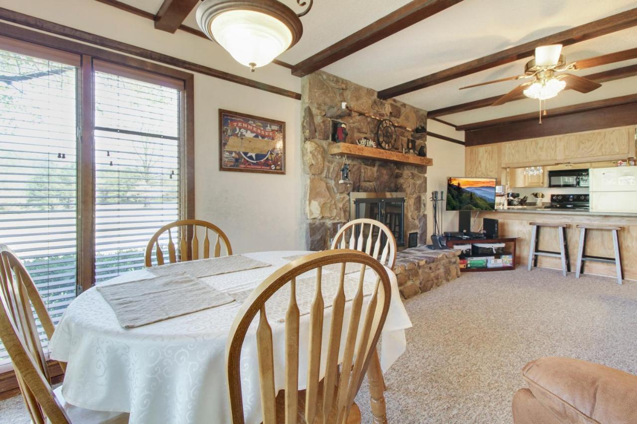 A Fairway View, 2 Bedroom, Wifi, Pool Access, Pet Friendly, Sleeps 6