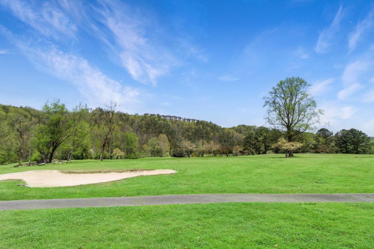 A Fairway View, 2 Bedroom, Wifi, Pool Access, Pet Friendly, Sleeps 6